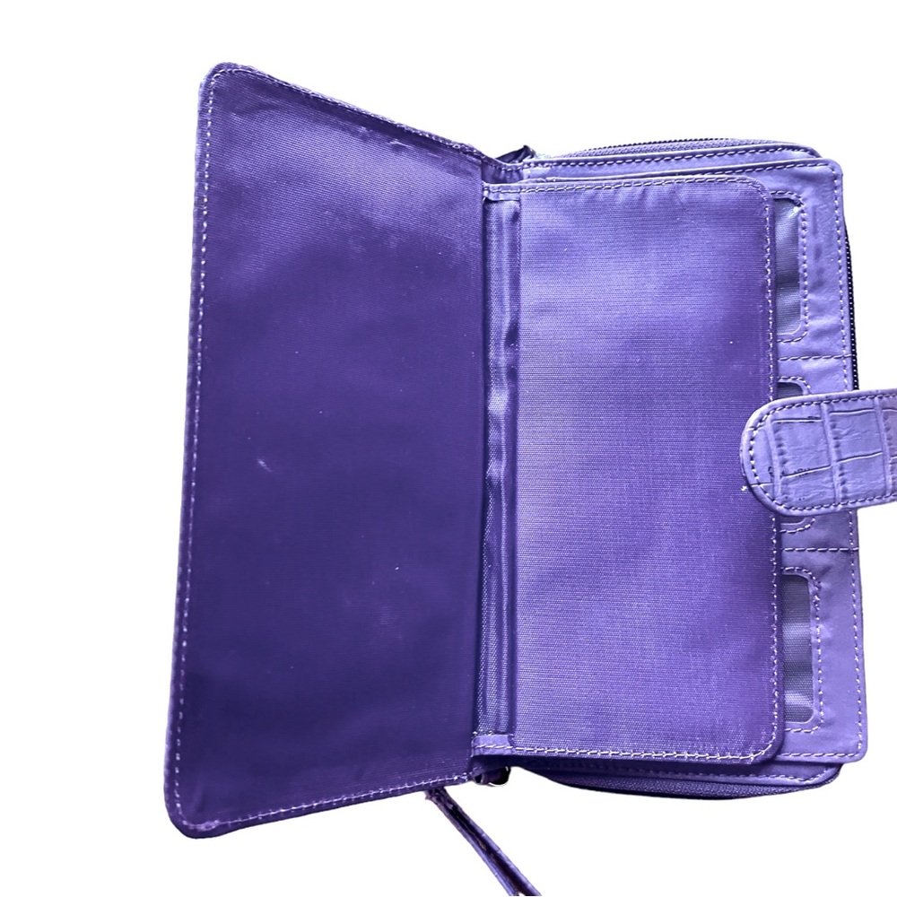 Purple croc embossed faux leather wristlet wallet - Picture 4 of 11